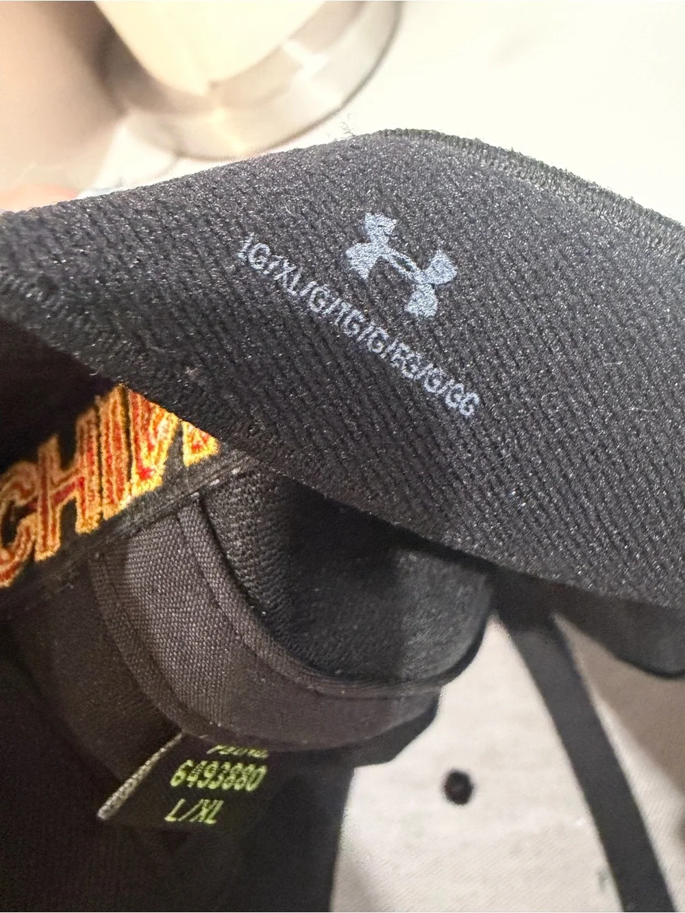 Under Armour Blitzing Stretch Fit Hat L/XL Black Red Logo China Embroidered NWOT